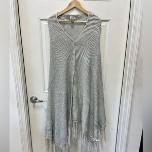 Lularoe Gray Knit Poncho